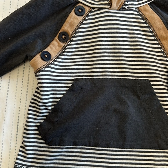 Tommy Bahama - Pullover hoodie - Size 6-9 months BUNDLE AND SAVE - Picture 3 of 5